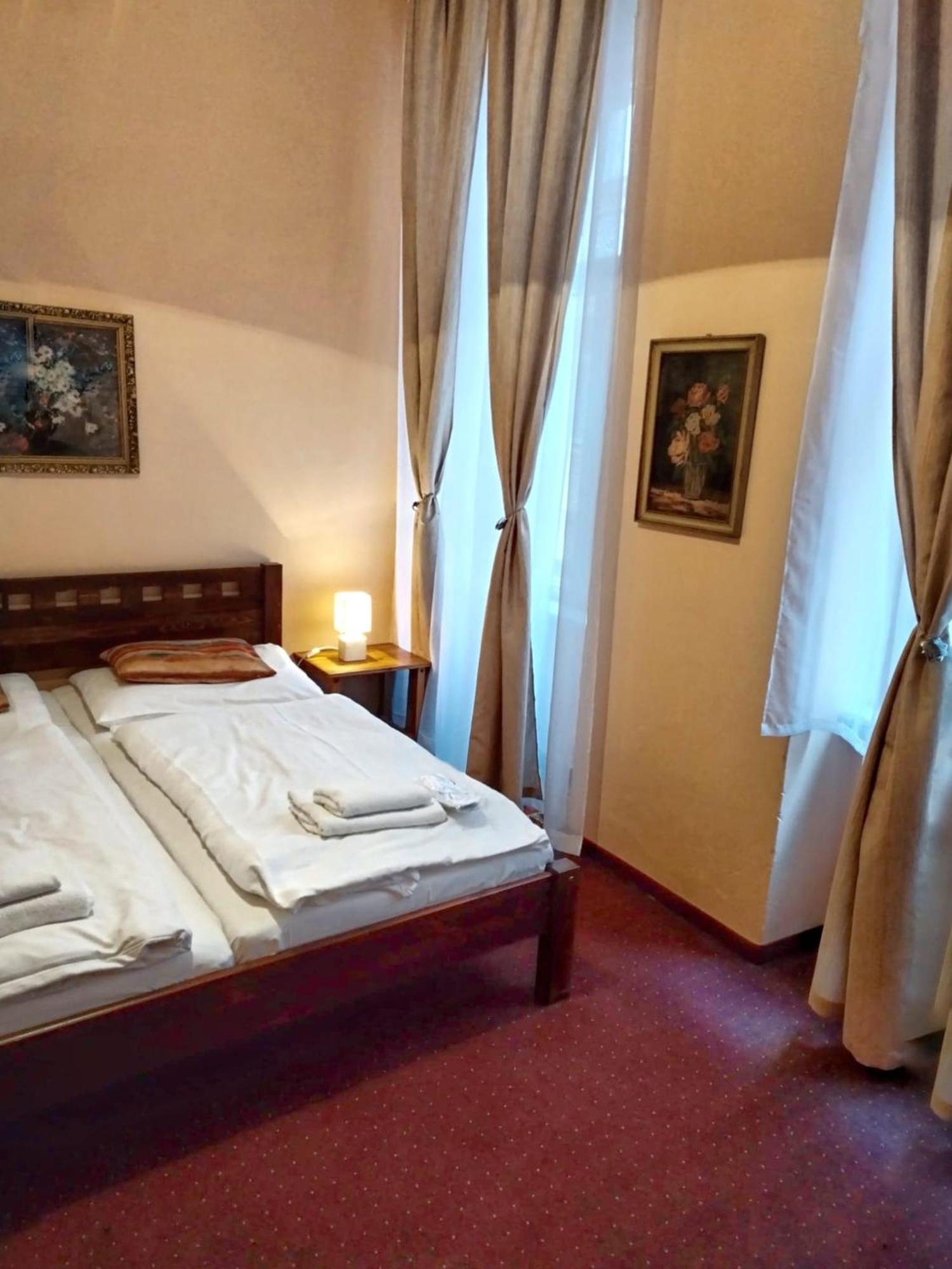 Appartamento Delux Kolonada Karlovy Vary Esterno foto