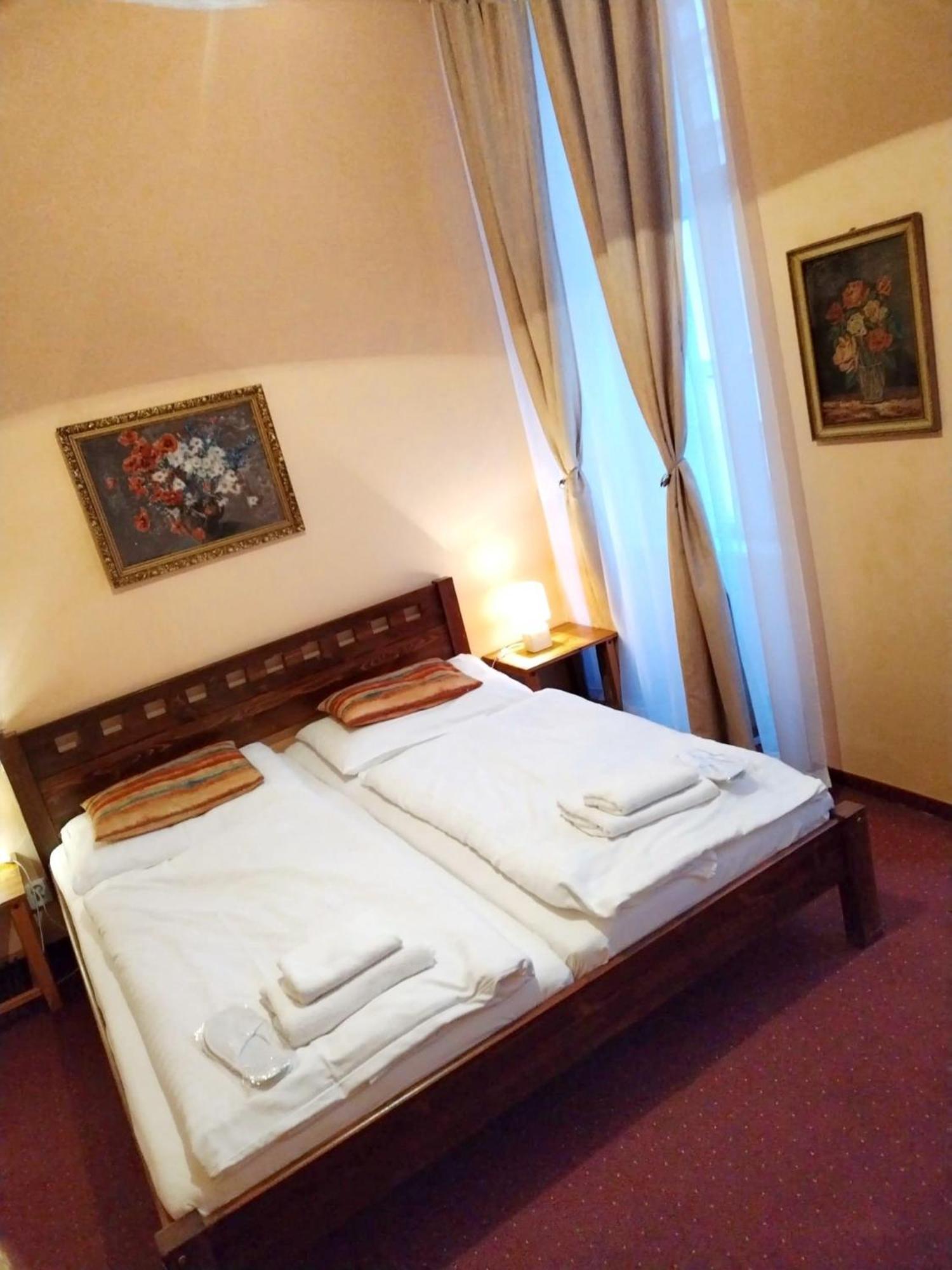 Appartamento Delux Kolonada Karlovy Vary Esterno foto
