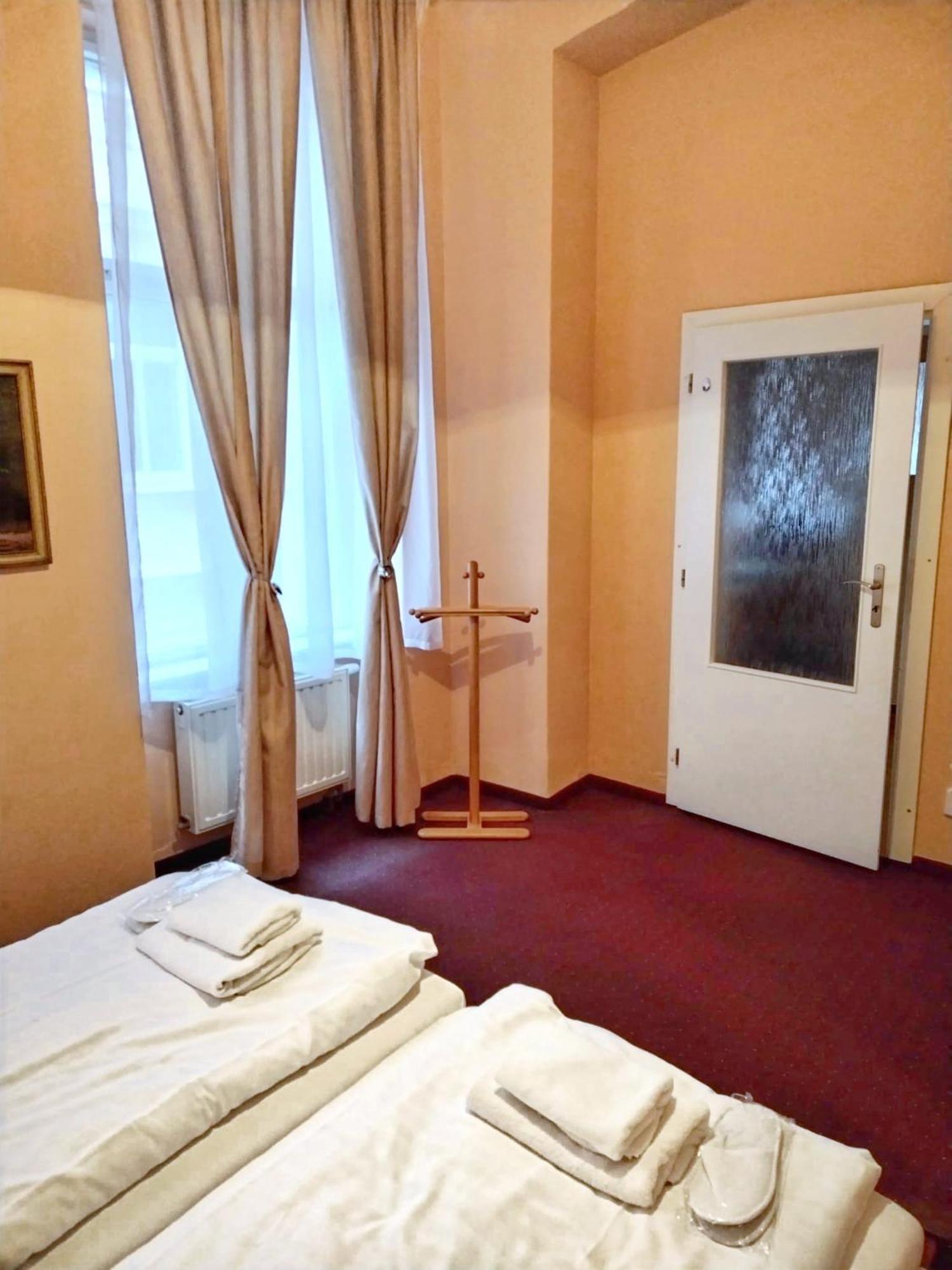 Appartamento Delux Kolonada Karlovy Vary Esterno foto